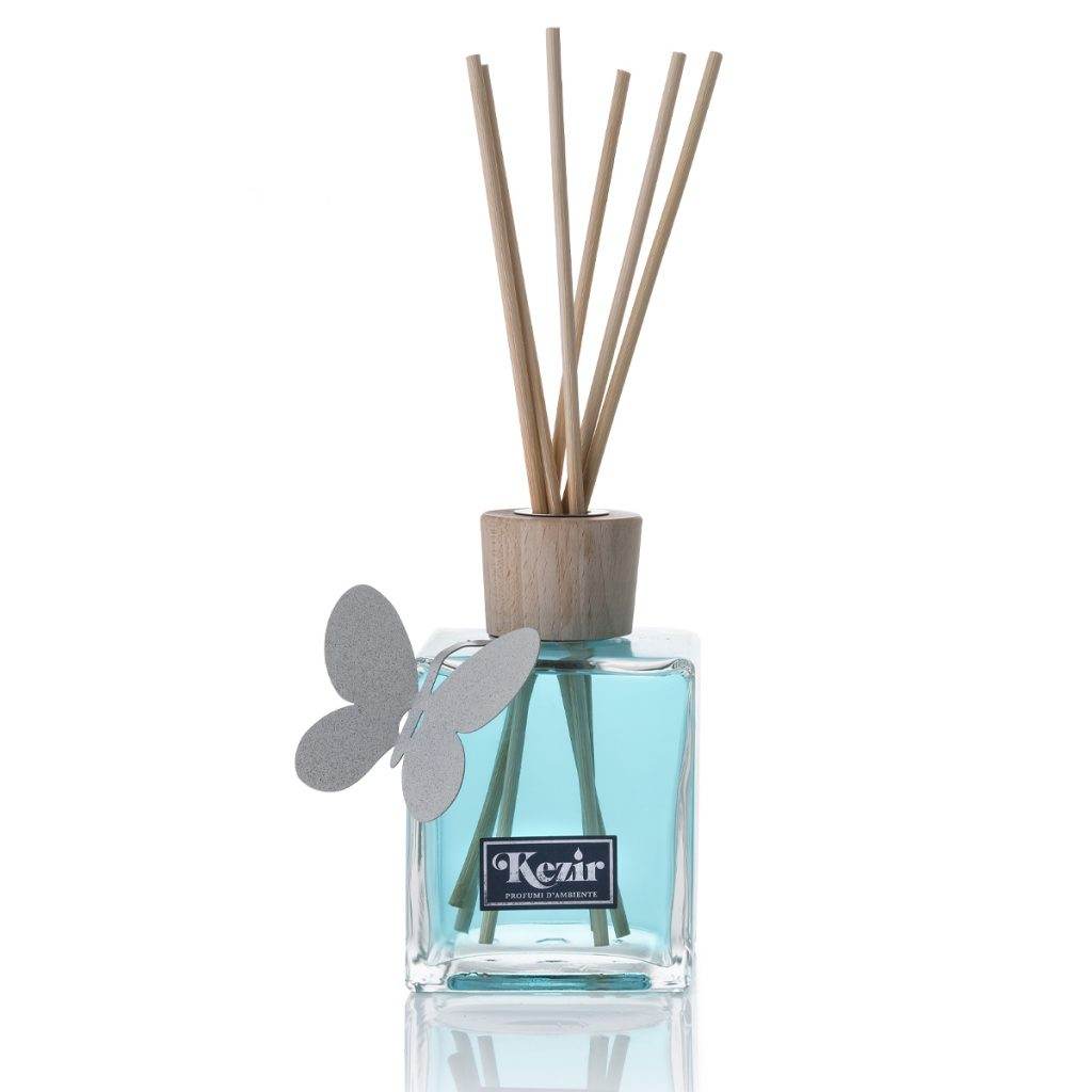 Malibu 500 ml con decoro Arti e Mestieri Farfalla, fragranza per ambiente al sentore di mare